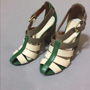 Elizabeth and James Celia size 6.5